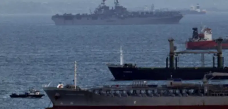 Naher Osten: Israel attackiert iranisches Gasfeld, Iran schlägt gegen US-Kriegsschiff zurück