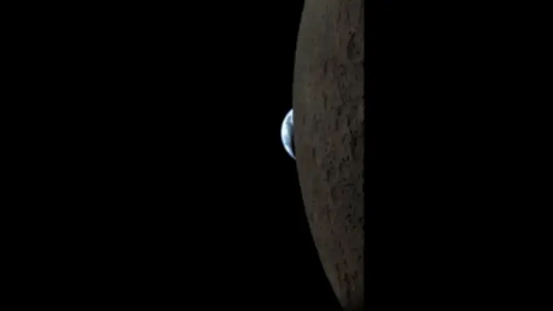 NASA-Astronaut filmt seltenen Erduntergang hinter dem Mond bei Artemis-Mission