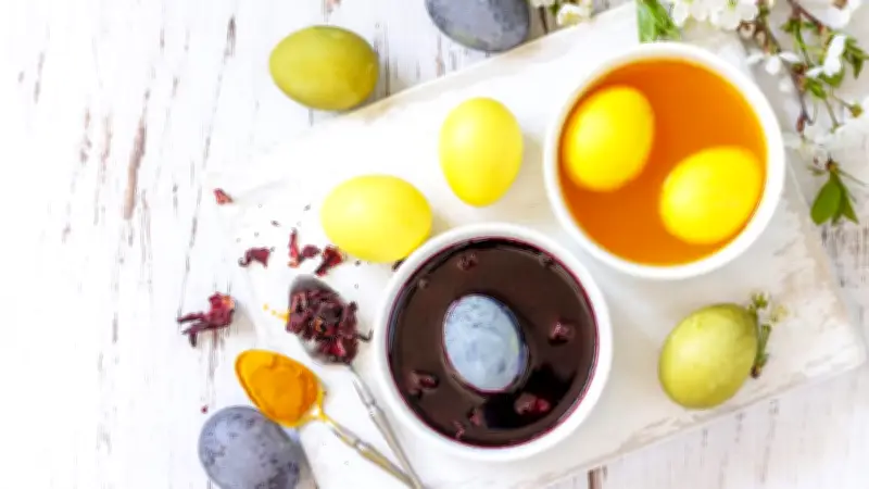 Natürliche Ostereier: Geheime Hausmittel-Tricks für bunte Eier ohne Chemie