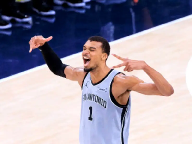 NBA-Playoffs: Victor Wembanyama schreibt mit 35 Punkten bei Debüt Geschichte für die Spurs