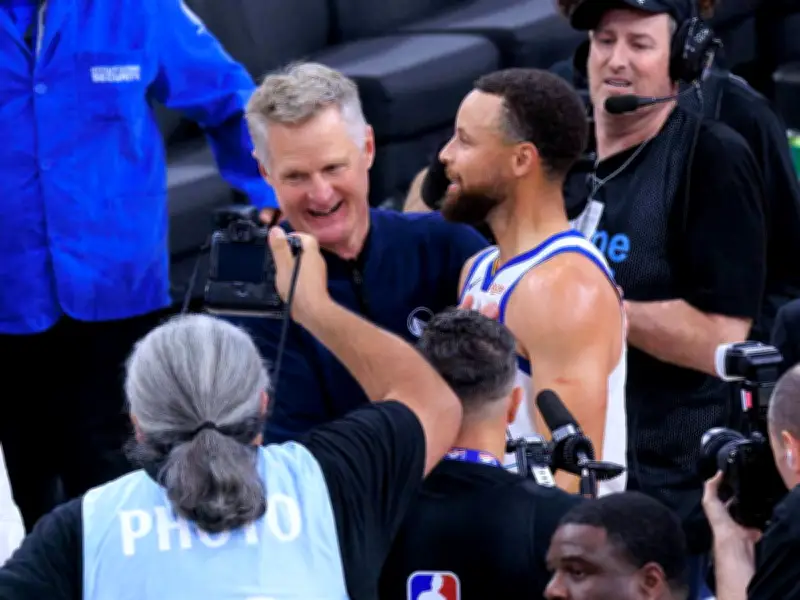 NBA: Steve Kerr lässt Zukunft bei Golden State Warriors offen – Emotionale Abschiedsszene