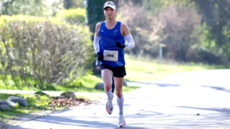 Neubrandenburger Läufer dominieren beim Schweriner Schlosslauf mit Doppelsieg