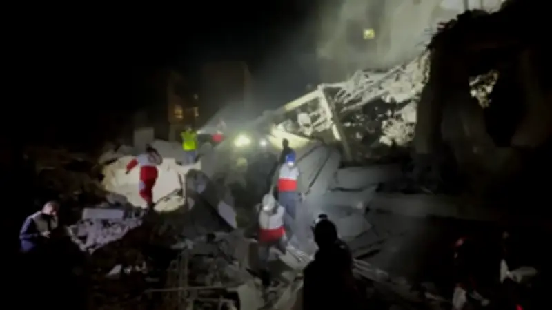 Neue Luftangriffe erschüttern Teheran: Auch Wohnviertel betroffen