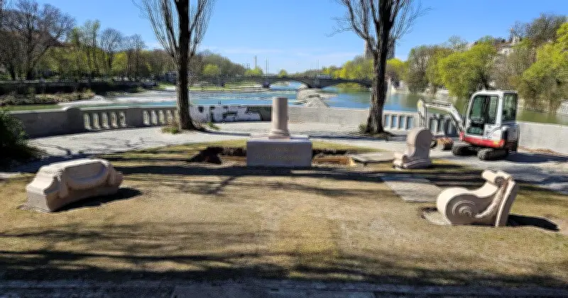 Neues Denkmal für Ludwig II. auf Corneliusbrücke: Sockel steht bereits