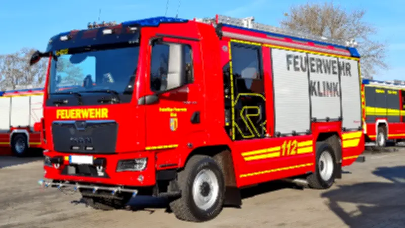Neues Feuerwehrauto für Klink: 2000 Liter Wasser und Segen für Einsätze