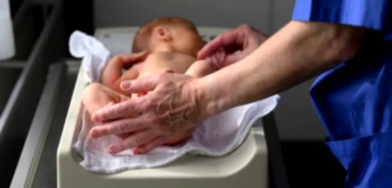 Neugeborenen-Screening: B12-Mangel und Stoffwechselstörungen ab Mai getestet