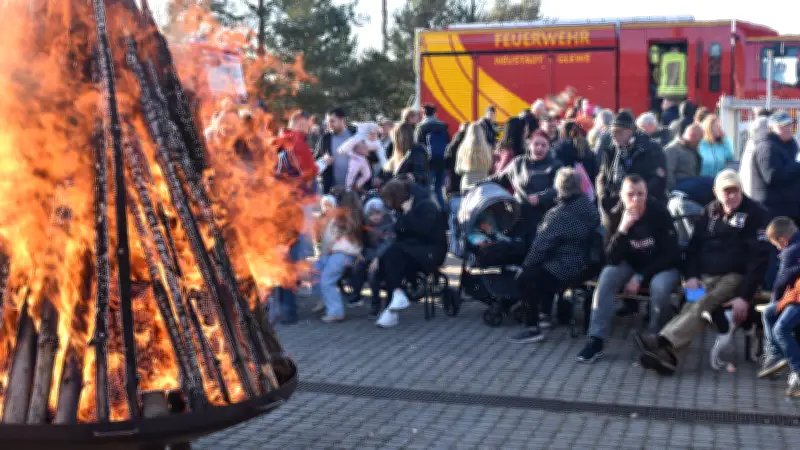 Neustadt-Glewe: Osterfeuer wird zum Familienfest mit Ostereiersuche-Premiere