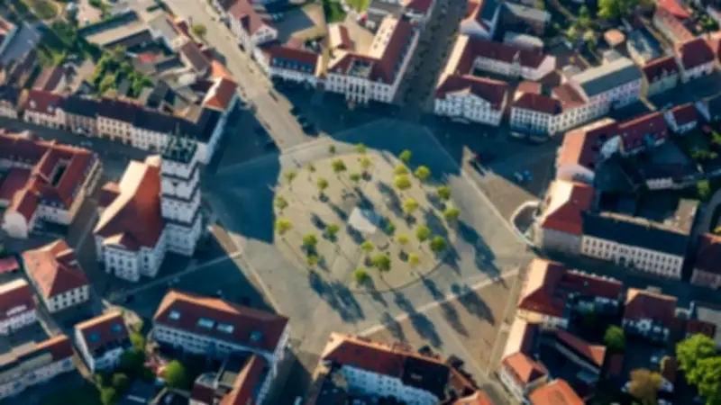 Neustrelitzer Marktbäume: Drei Jahre Diskussion ohne Lösung - Baumsterben geht weiter