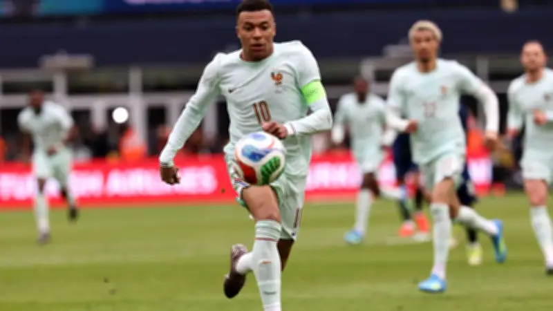 Nike gesteht Designfehler bei WM-Trikots: Millionen Shirts mit Schulter-Beulen produziert