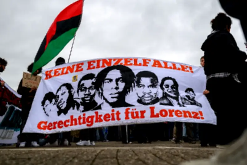 Oldenburg: Hunderte demonstrieren ein Jahr nach tödlichen Polizeischüssen gegen Polizeigewalt