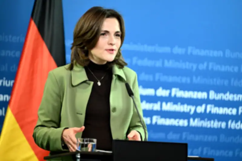 Ostbeauftragte warnt vor Kürzungen bei Demokratieförderung in Ostdeutschland