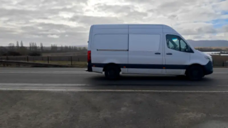 Oster-Einbrüche in Eisleben: Täter schneiden erneut Kleintransporter auf