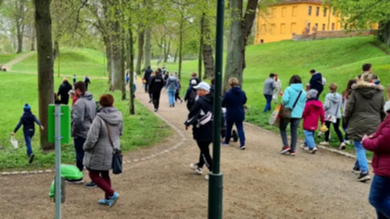 Ostereiersuche im Stavenhagener Schlosspark: Traditionelle Aktion mit prominenten Sponsoren