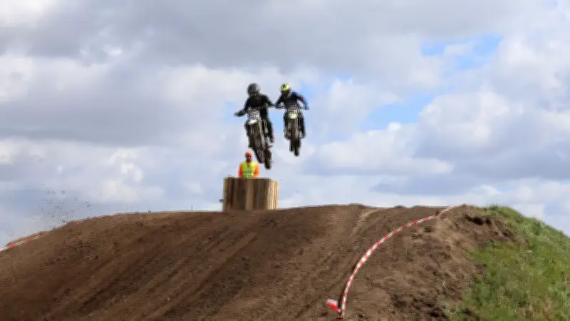 Ostermontag in Lübtheen: Motocross-Spektakel mit über 2000 Zuschauern und 100 Helfern