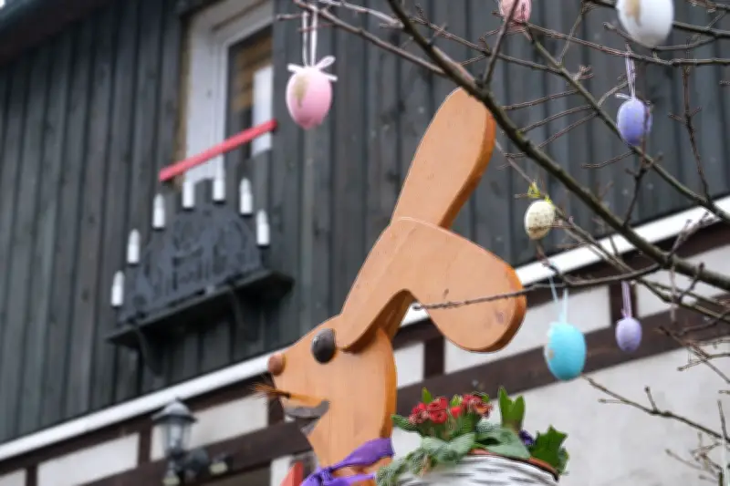 Ostersonntag in Sachsen: Wechselhaftes Wetter mit Sonne, Schauern und Wind