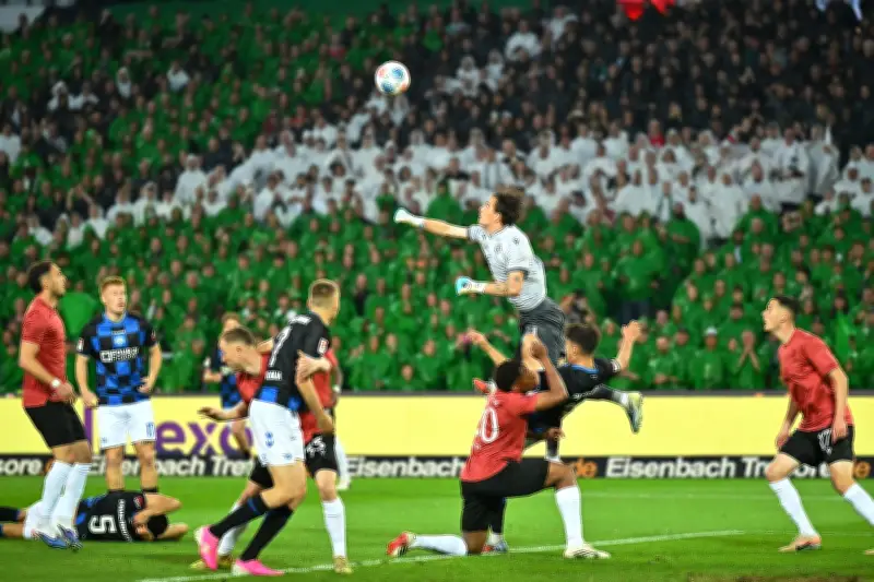 Paderborn erklimmt mit 1:1 in Hannover die Tabellenspitze der 2. Bundesliga