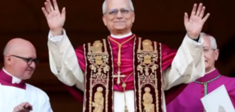 Papst Leo XIV. spendet erstmals Ostersegen »Urbi et Orbi« auf dem Petersplatz