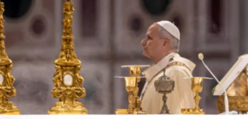 Papst Leo XIV. trägt Kreuz selbst: Neue Tradition bei Osterfeiern im Vatikan