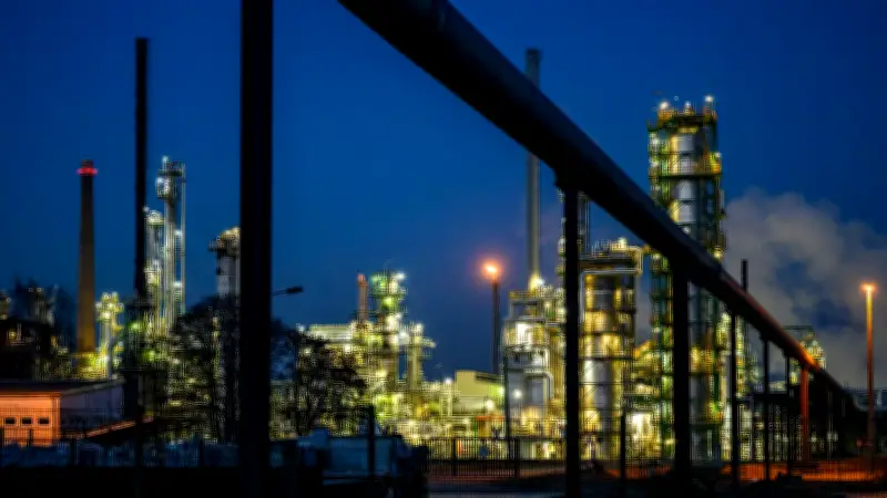 PCK-Raffinerie Schwedt: Ohne Kasachen-Öl droht Bauindustrie der Stillstand