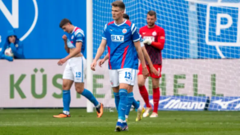 Pfeifkonzert in Rostock: Hansa verliert 2:5 gegen Regensburg