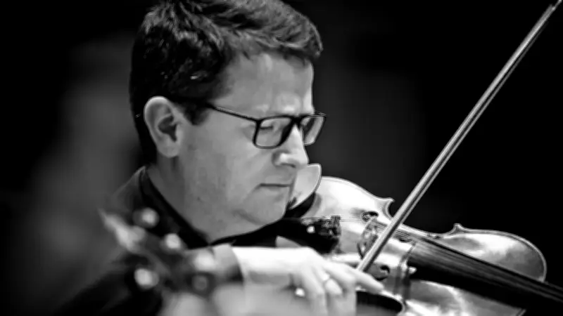 Philharmoniker-Geiger besiegt Rhizarthrose: Spezialprothese ermöglicht schmerzfreies Spiel