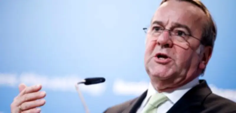 Pistorius verspricht Klarheit bei umstrittener Bundeswehr-Reiseregel für wehrfähige Männer