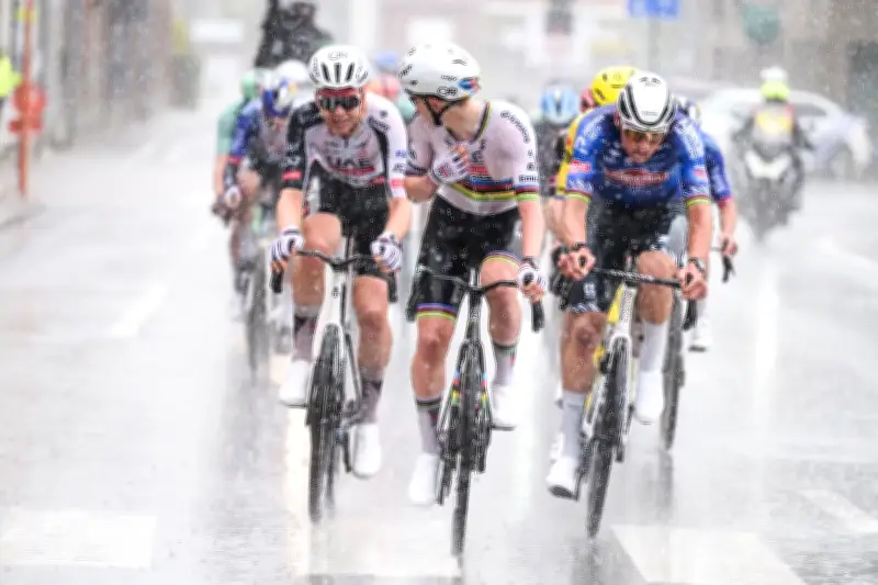 Pogacar schreibt Geschichte: Dritter Triumph bei der Flandern-Rundfahrt