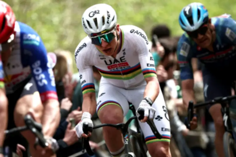 Pogacar verpasst historischen Triumph: Van Aert gewinnt dramatisches Paris-Roubaix