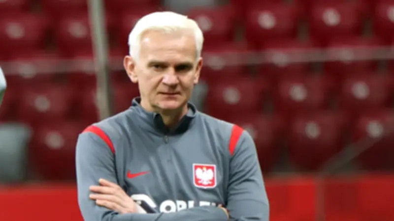 Polens Nationalmannschaft trauert: Co-Trainer Jacek Magiera mit 49 Jahren verstorben