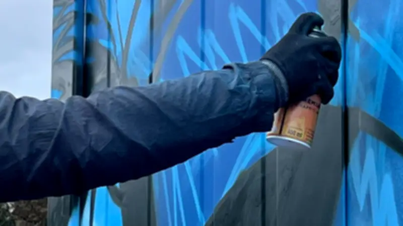 Polizei ermittelt nach beleidigendem Graffiti in Weißenfels im Burgenlandkreis