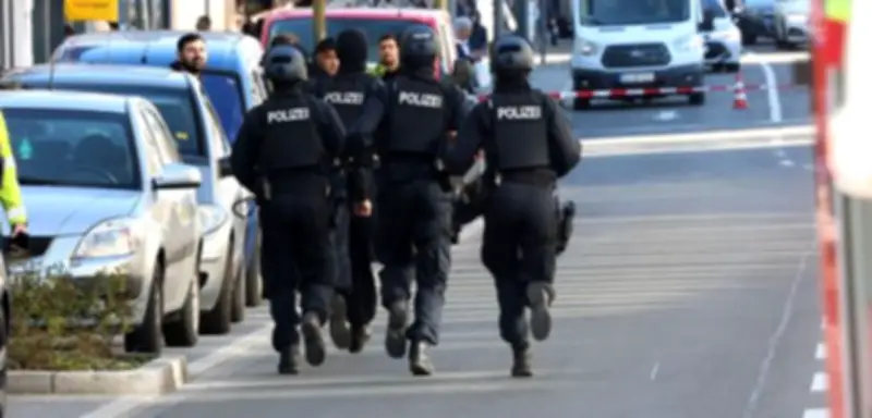 Polizei-Großeinsatz in Solingen nach Messerangriff mit mehreren Verletzten