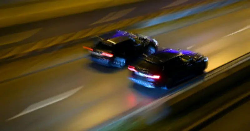 Polizei stoppt illegales BMW-Rennen in München: 170 km/h auf 100 km/h-Strecke