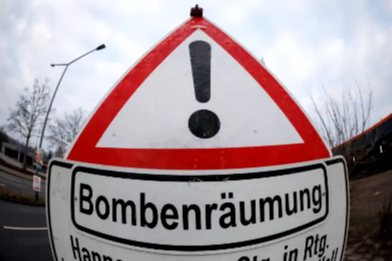 Potsdam: Drei von fünf Weltkriegsbomben werden heute entschärft - Sperrungen und Zugausfälle
