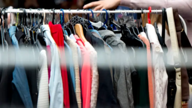 Premiere in Utecht: Das ganze Dorf wird zum Flohmarkt
