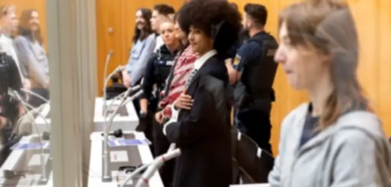 Prozessauftakt in Stuttgart: Unterstützer der „Ulm5“ sorgen für Tumult