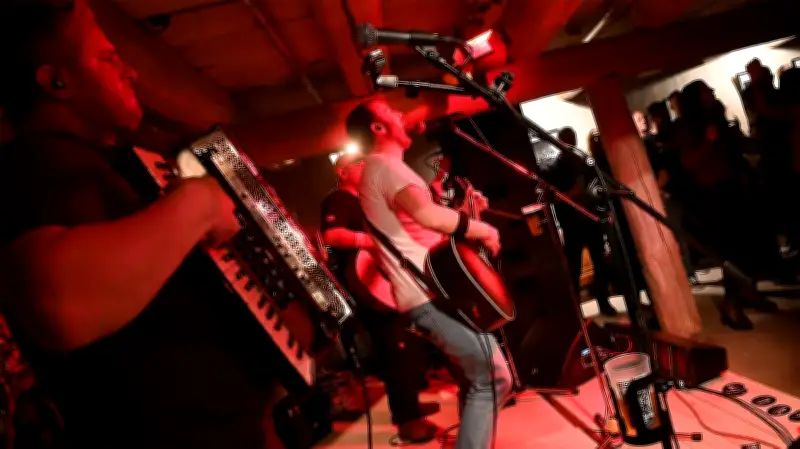 Punk-Event in Aschersleben: „Krach unterm Dach“ begeistert mit vollem Haus und bester Stimmung