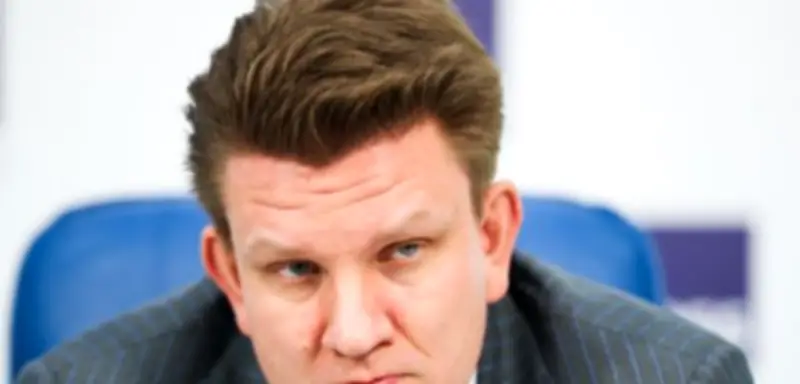 Razzia bei Russlands größtem Verlag: Direktor wegen Homo-Propaganda festgenommen