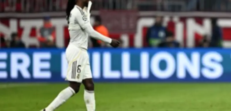 Real Madrids Camavinga entschuldigt sich nach umstrittenem Platzverweis gegen Bayern