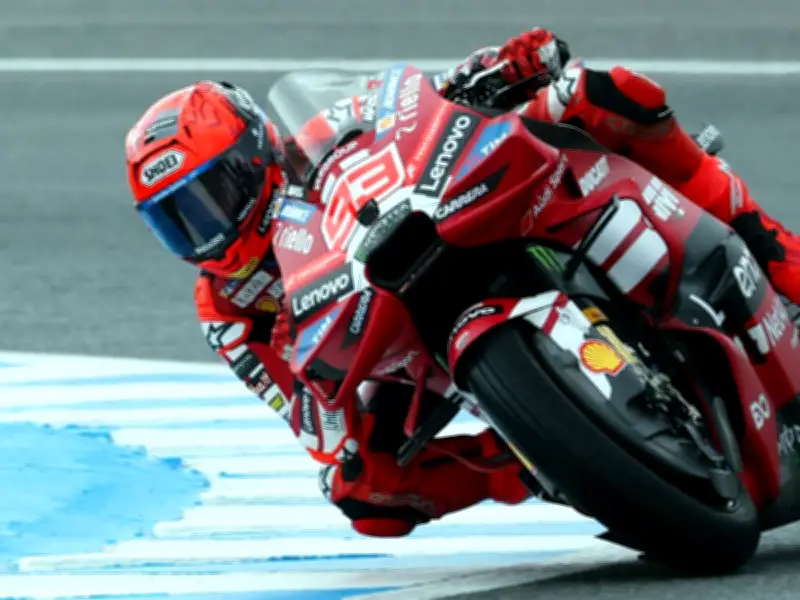 Regenchaos in Jerez: Marc Márquez gewinnt Sprint mit Abkürzung