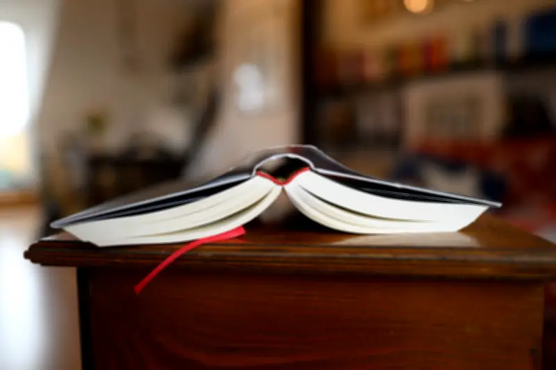 Rentnerehepaar in Frankfurt (Oder) verliert sechsstellige Summe durch Bücherbetrug