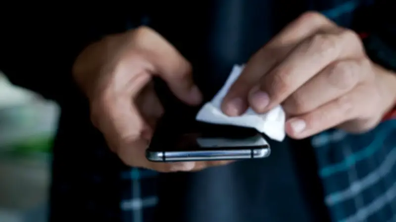 Reparatur statt Austausch: Chinesische Werkstätten restaurieren iPhones wie Autokarosserien