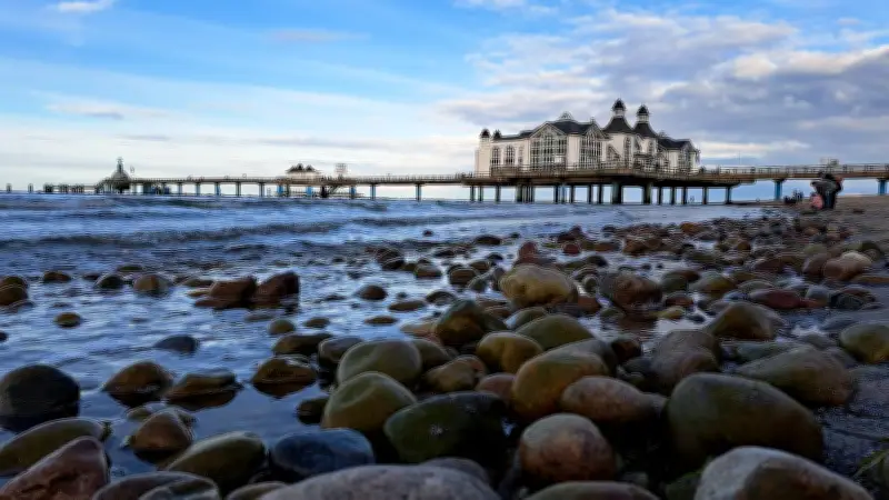 Rügens unverzichtbare Sehenswürdigkeiten: Von Kreidefelsen bis Störtebeker-Festspielen