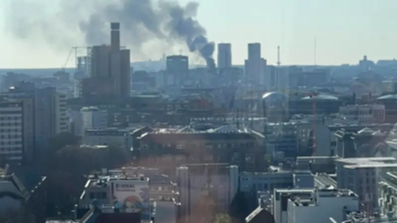 Riesige Rauchwolke über Berlin: Ursache noch unklar