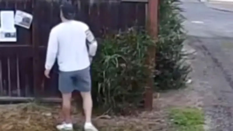 Ring-Kamera als Rache-Instrument: Nachbarin enttarnt pinkelnden Jogger mit Fotowand