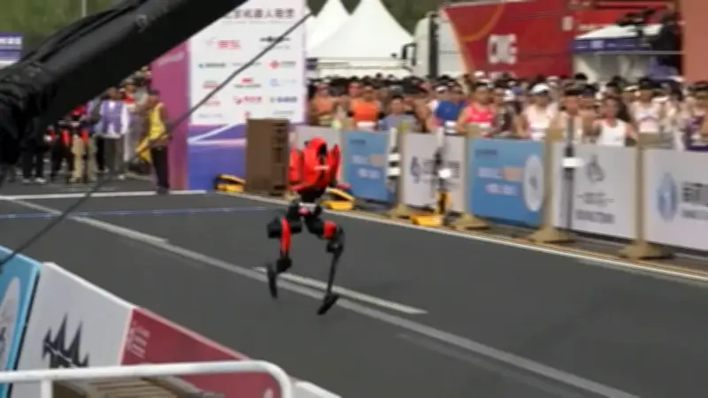 Roboter gegen Menschen: Erster Halbmarathon-Duell in Peking