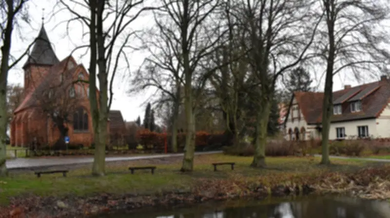ROhrSTOCK-Kabarett füllt Kritzkower Turnhalle: Kleines Dorf, große Bühne