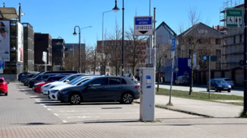 Rostock investiert eine Million Euro in neue Parkautomaten für zukünftige Parkgebühren