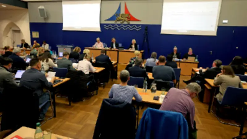 Rostocker Bürgerschaft: Hebesätze rauf, Bäume für alle, Mähroboterverbot