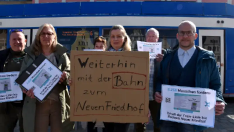 Rostocker Protest gegen Straßenbahn-Streichung: Tausende Unterschriften für Friedhofs-Anbindung