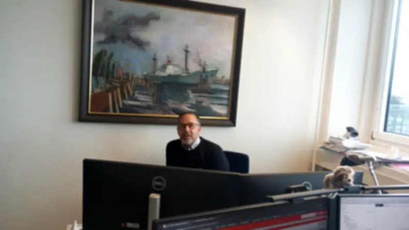 Rostocker Stiftung bewahrt 578 maritime Kunstwerke der ehemaligen DDR-Reederei DSR